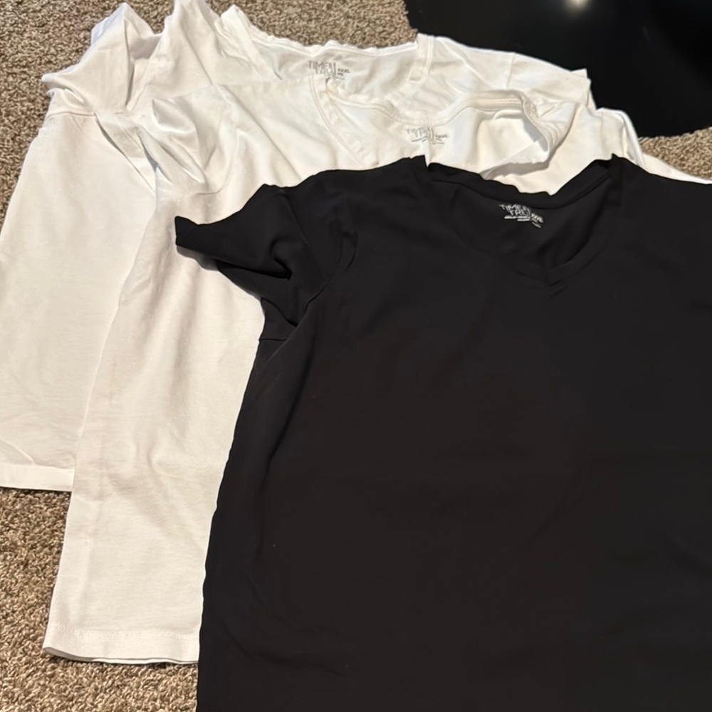 Set of 3 Time and Tru XXXL v-neck t-shirts - EUC!